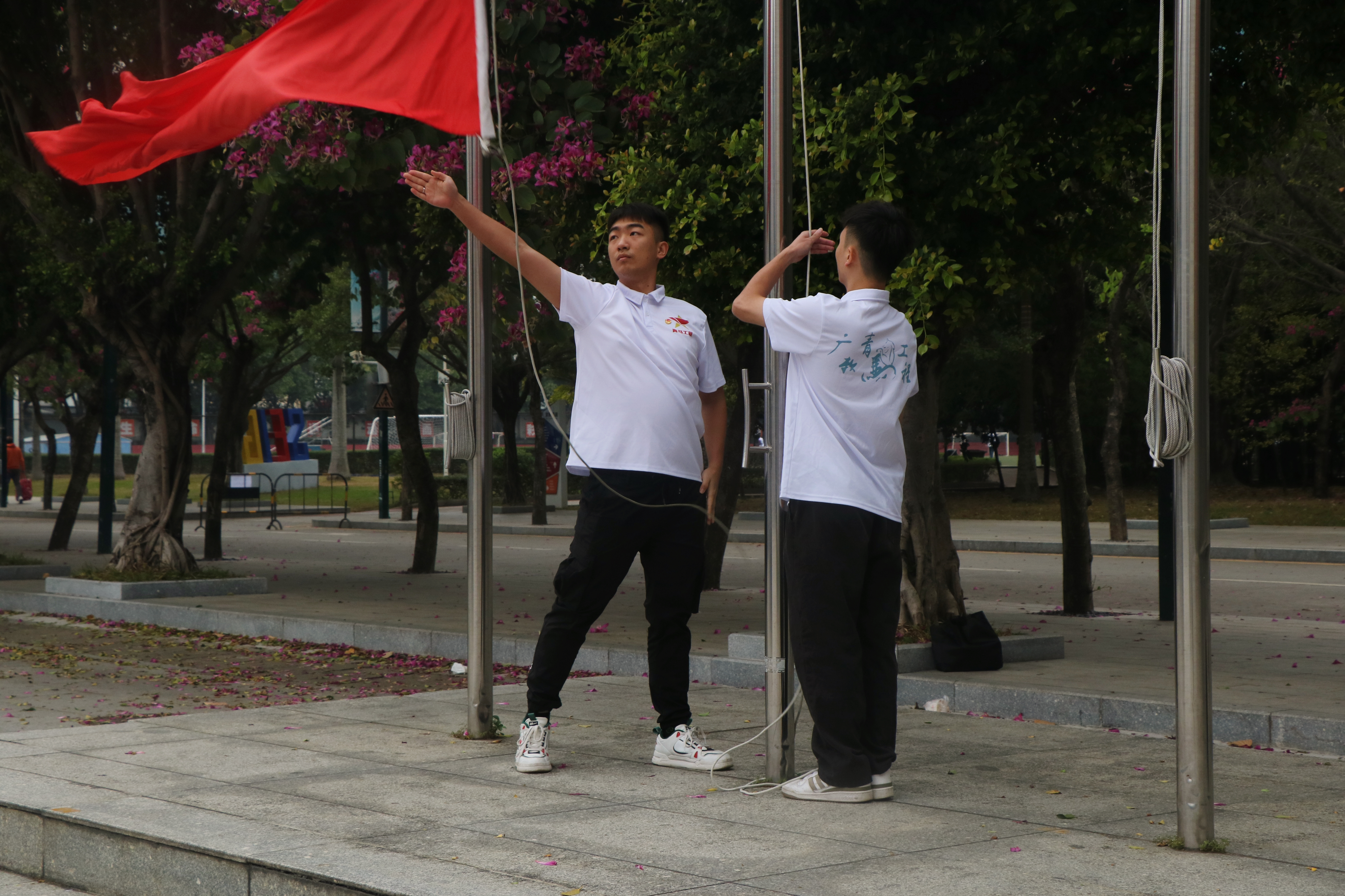 青马工程 | 红旗迎风飘,青春在路上