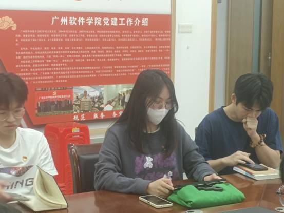 梁诗华同志做分享前讲话