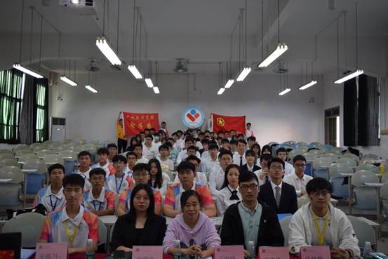 说明: C:\Users\Administrator\Desktop\10月22日至11月2日\【系内动态】 团日评比各展风采,党团知识铭记于心\【系内动态】 团日评比各展风采,党团知识铭记于心\大合照.JPG