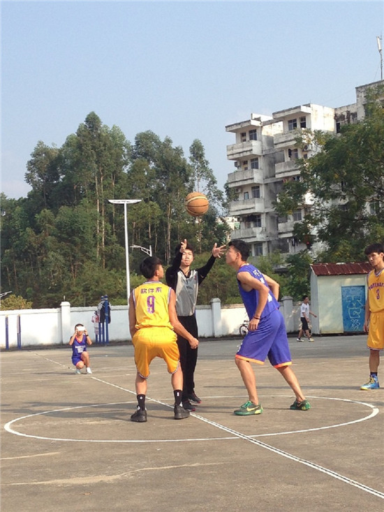 今昔虽败，辉煌永在——“华软杯”篮球赛计算机系对战软件工程系