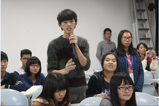 【华软第五届校园文化艺术节】“唇枪舌剑,不服来辩”新生班级辩论赛半决赛