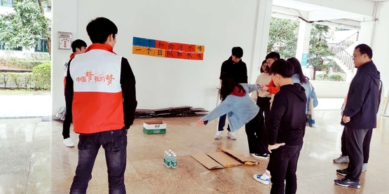 1553515663189010369.jpg 图3:三个和尚没水喝,一个团队取水喝——合力取水.jpg