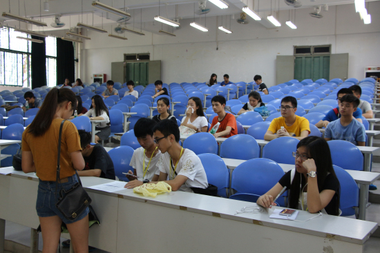 第六届“华软好声音”校园歌手大赛正式拉开帷幕