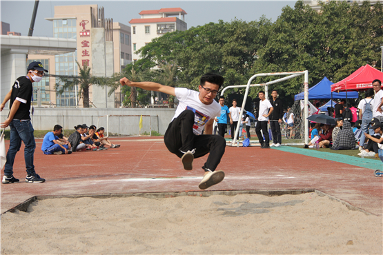 02跳远我最在行.jpg