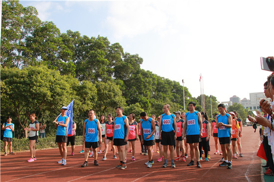 【华软跑族】校运会之教工组迷你马拉松激烈开跑